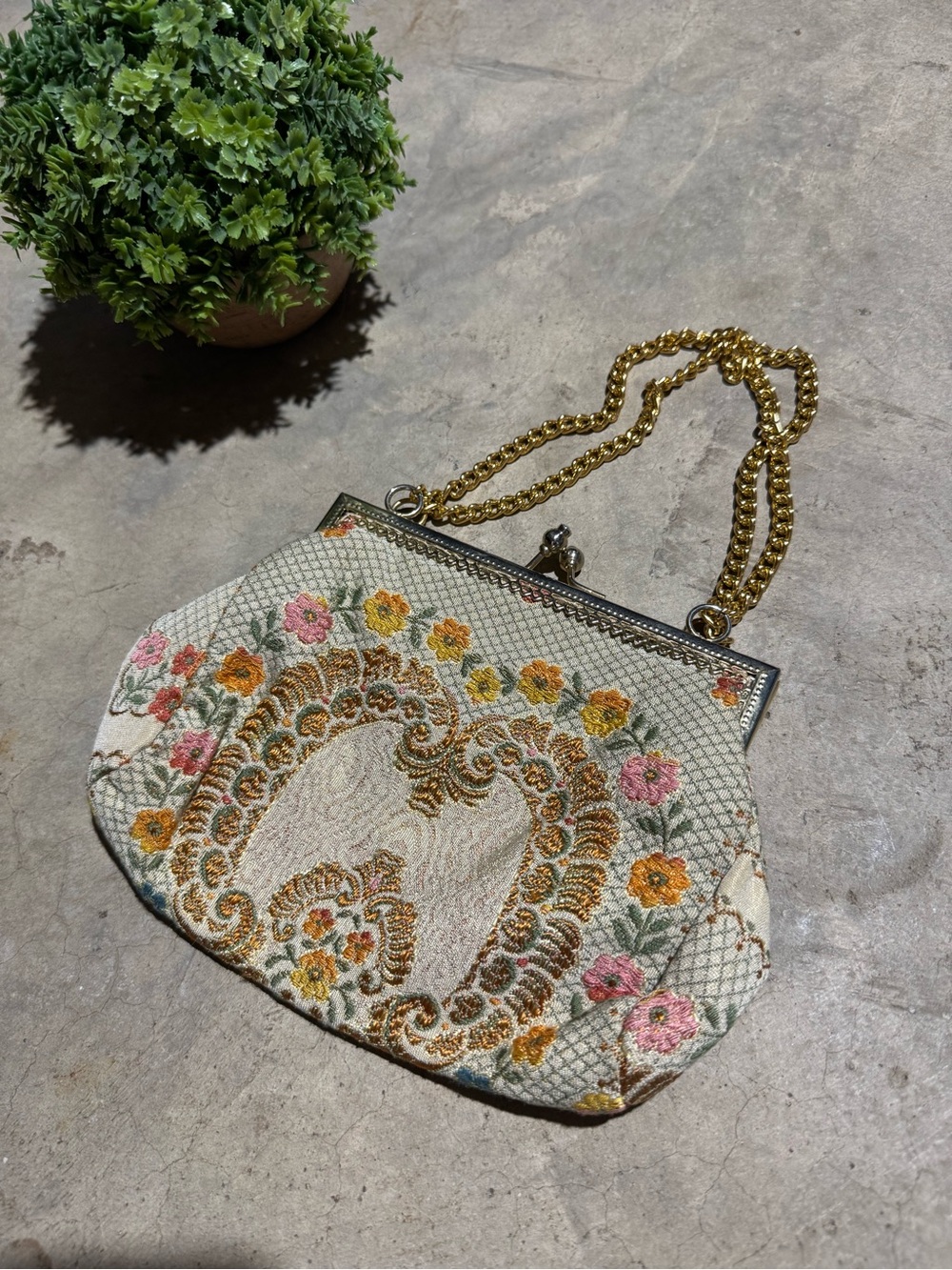 Vintage Italian Embroidered Evening Bag Made In Italy Gold Kissing Clasp Floral